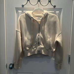 Abercrombie softaf light yellow cropped hoodie